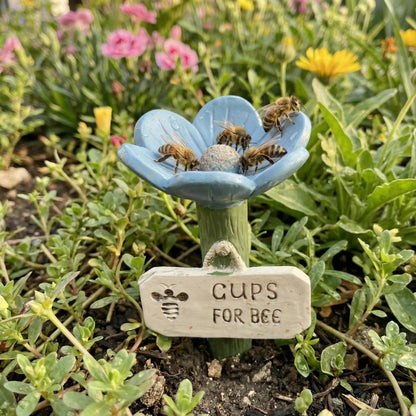 Hjmeta®🐝Flower-Shaped Bee Watering Station💧