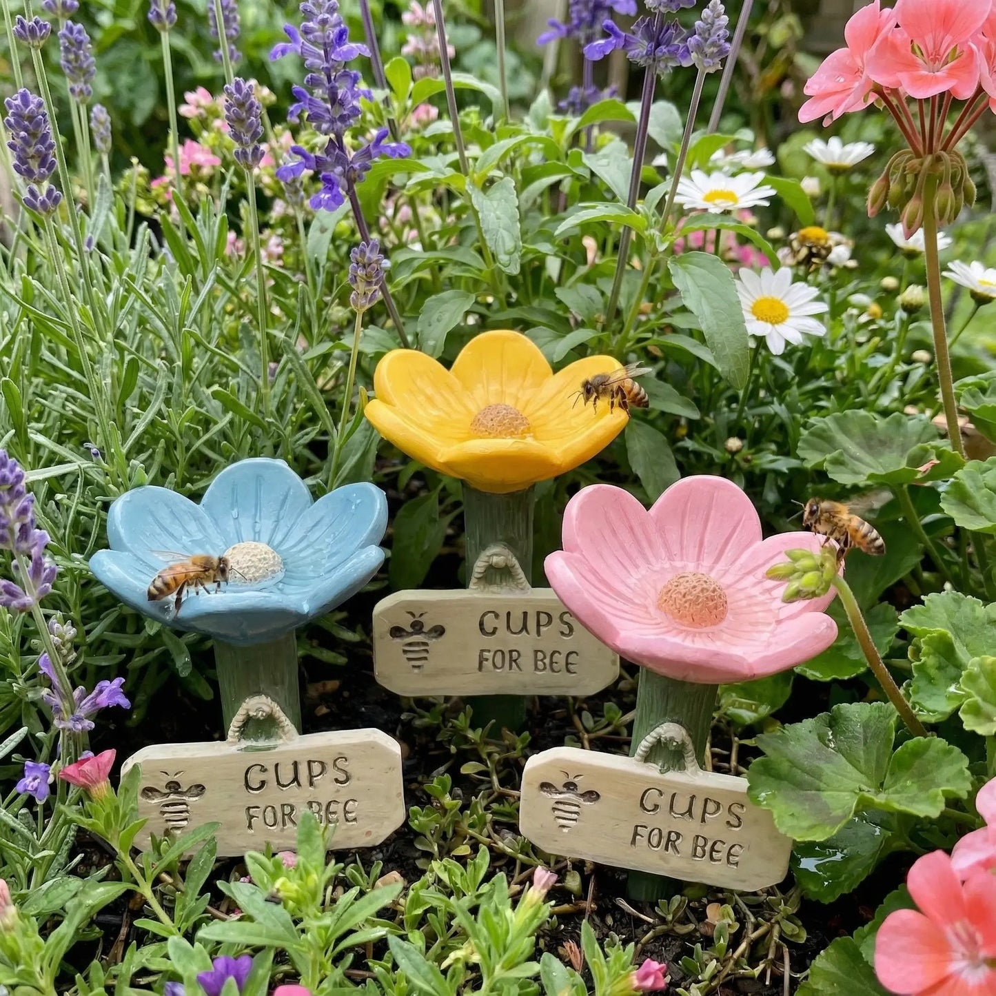 Hjmeta®🐝Flower-Shaped Bee Watering Station💧