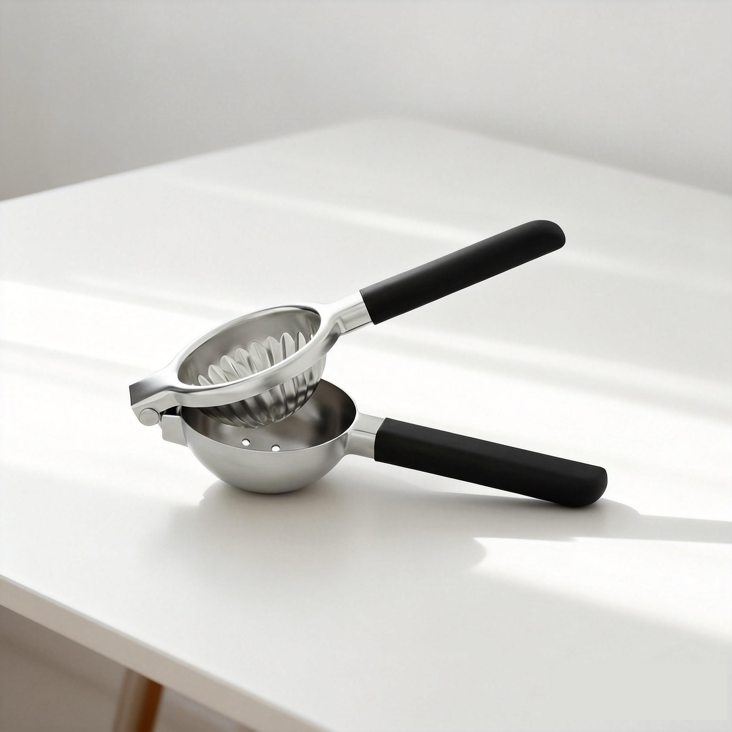 Hjmeta® Premium Stainless Steel Citrus Squeezer – Heavy-Duty Manual Lemon & Lime Press with Comfort Grip Handles